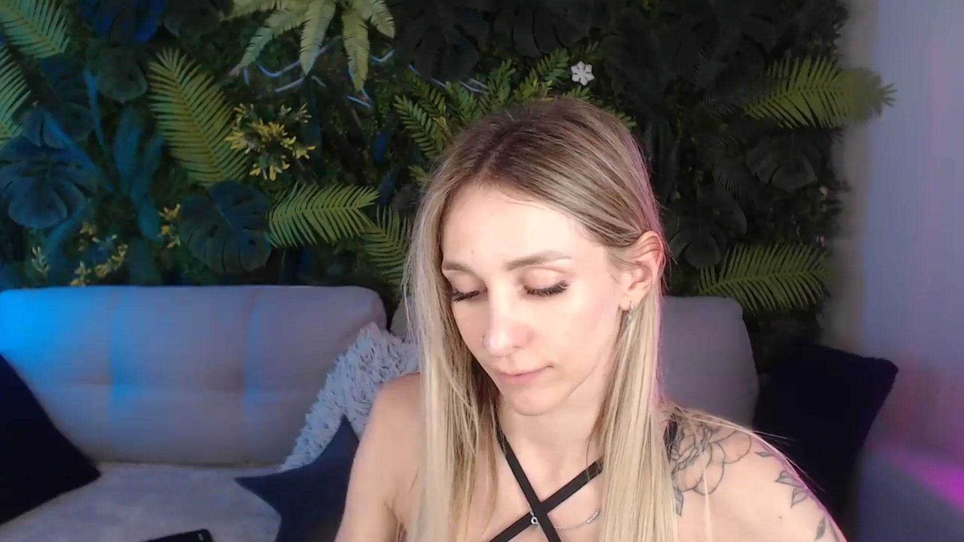 Gallery image thumbnail from Horny_Blond's myfreecams stream on, 07/29/2024, 13:39 image 7 of 20
