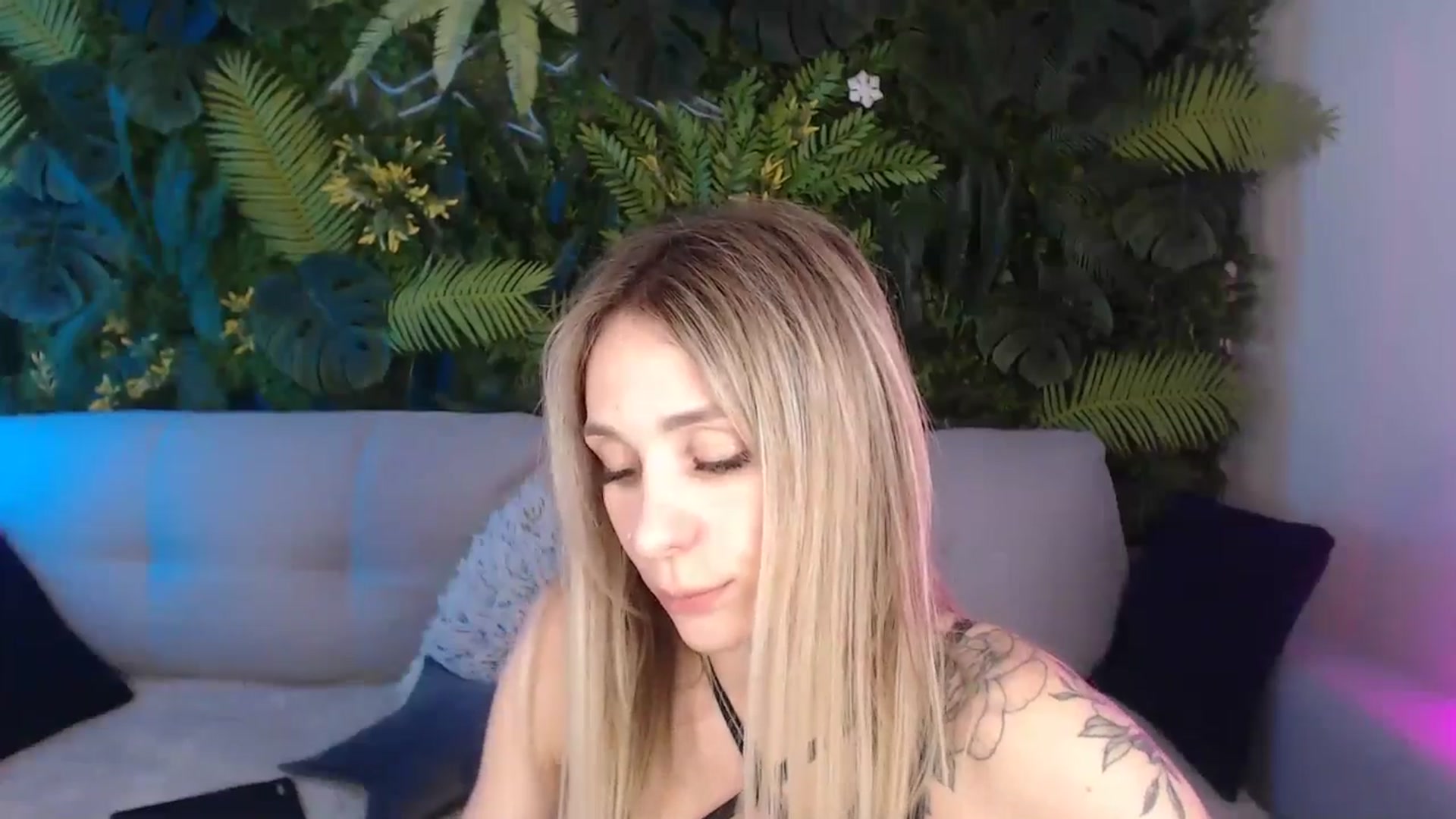Gallery image thumbnail from Horny_Blond's myfreecams stream on, 07/29/2024, 14:03 image 7 of 20