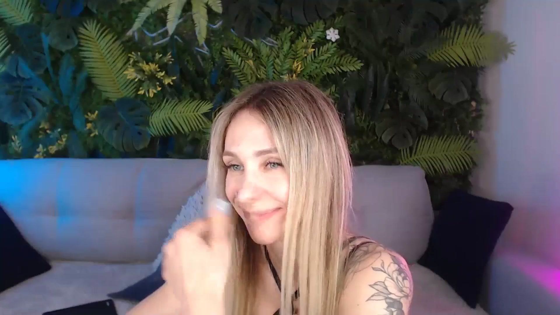 Gallery image thumbnail from Horny_Blond's myfreecams stream on, 07/29/2024, 14:03 image 8 of 20