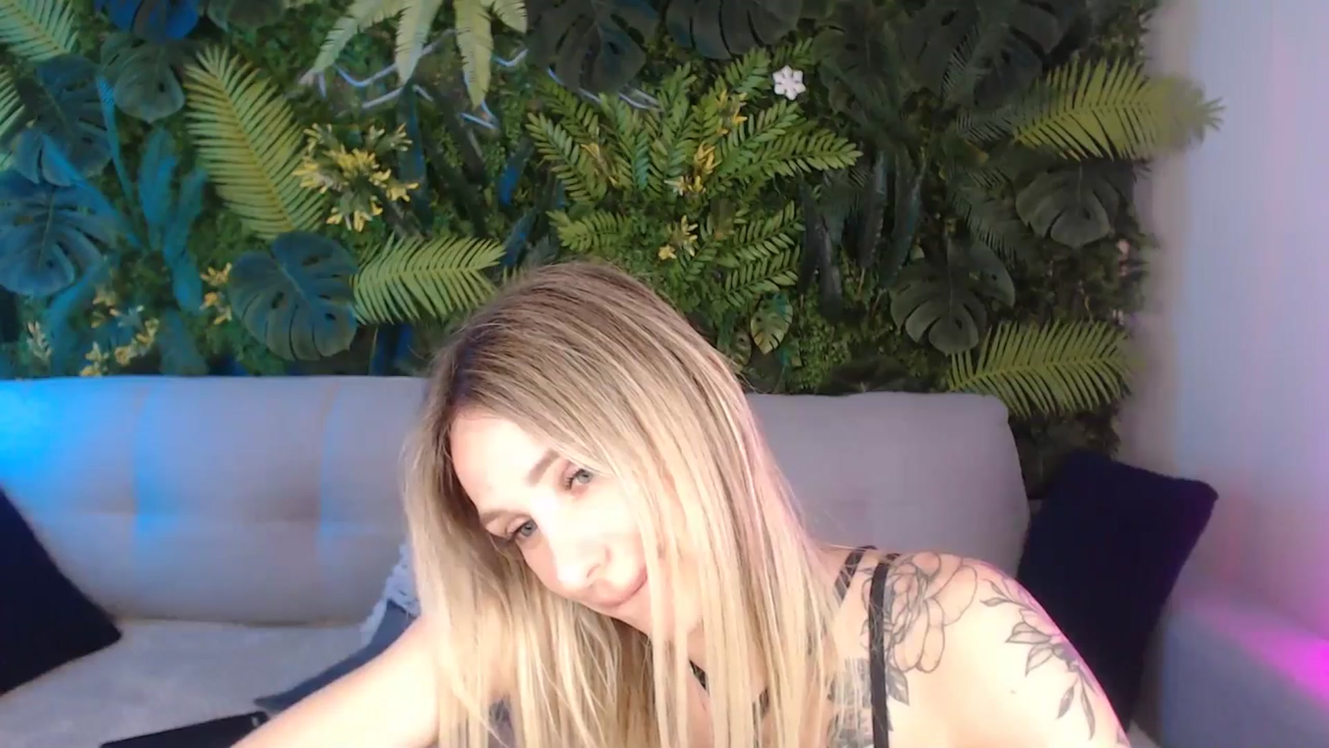 Gallery image thumbnail from Horny_Blond's myfreecams stream on, 07/29/2024, 14:03 image 14 of 20
