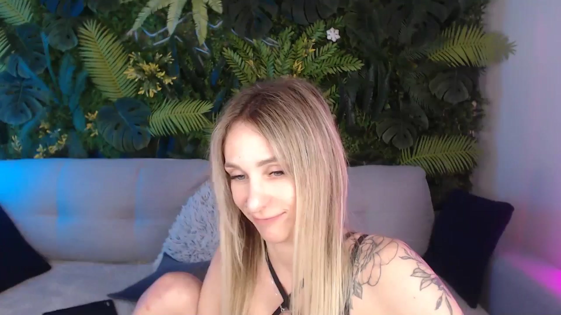 Gallery image thumbnail from Horny_Blond's myfreecams stream on, 07/29/2024, 14:03 image 12 of 20