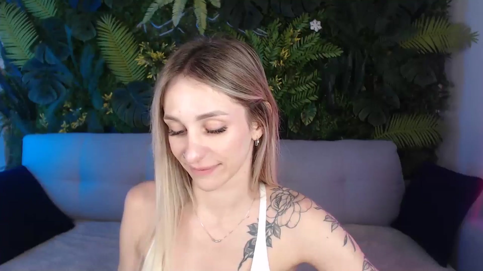 Gallery image thumbnail from Horny_Blond's myfreecams stream on, 07/30/2024, 10:15 image 14 of 20