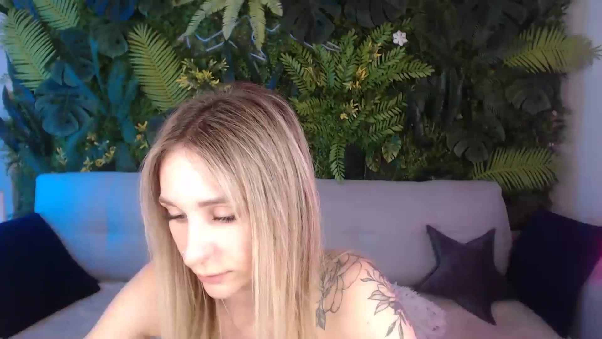 Gallery image thumbnail from Horny_Blond's myfreecams stream on, 07/30/2024, 13:38 image 10 of 20