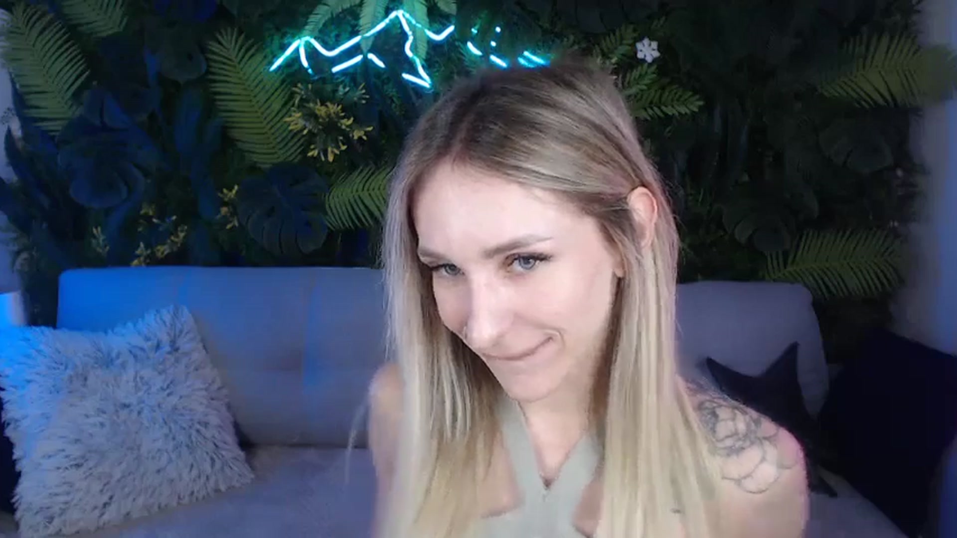 Gallery image thumbnail from Horny_Blond's myfreecams stream on, 08/02/2024, 08:14 image 9 of 20