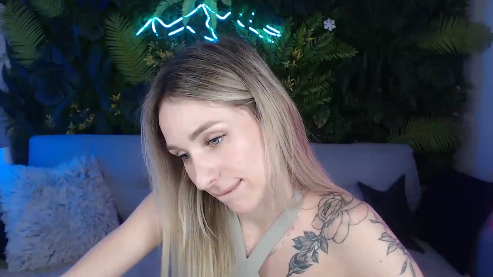 Gallery image thumbnail from Horny_Blond's myfreecams stream on, 08/02/2024, 09:03 image 12 of 20