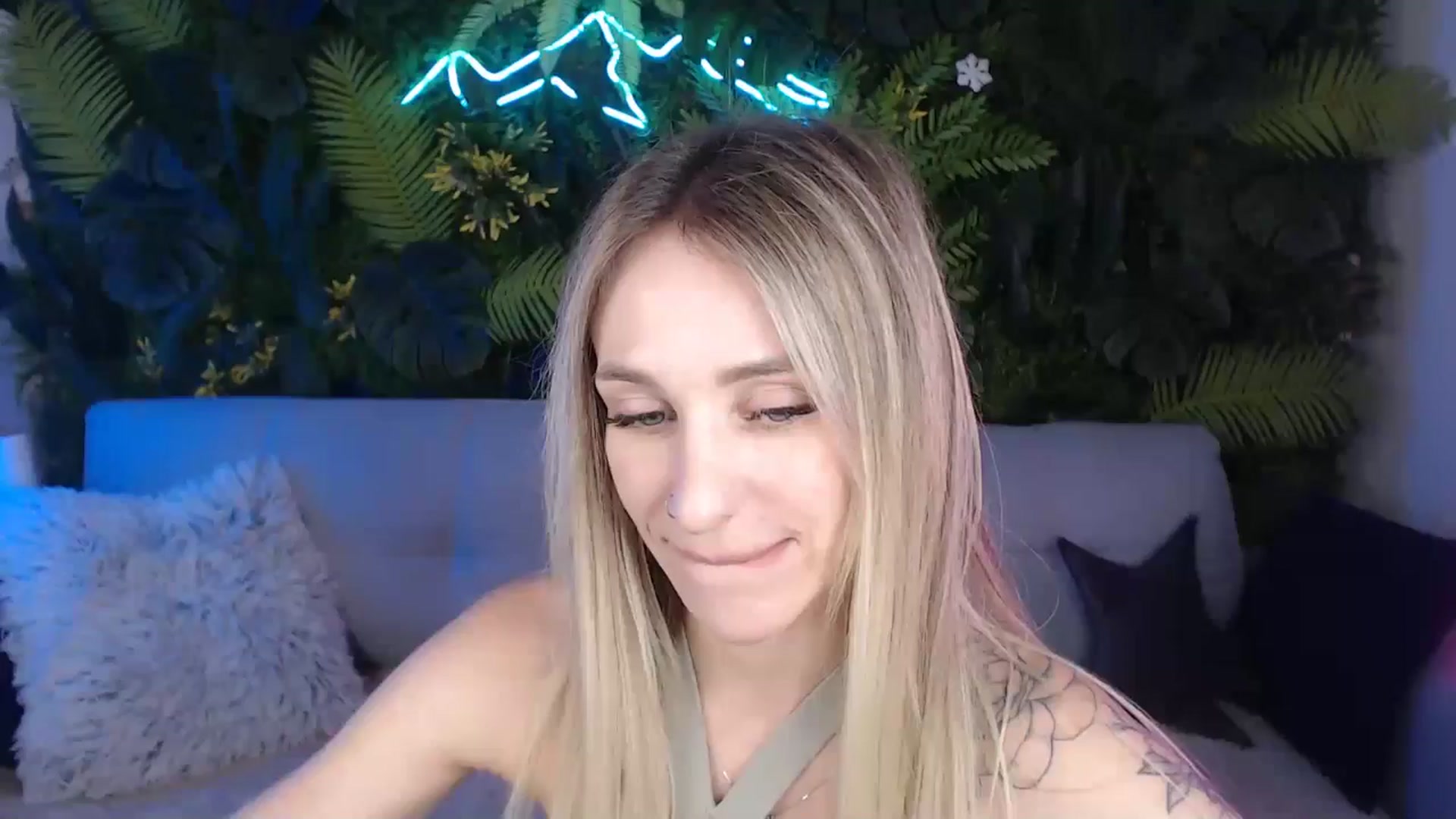 Gallery image thumbnail from Horny_Blond's myfreecams stream on, 08/02/2024, 09:03 image 18 of 20