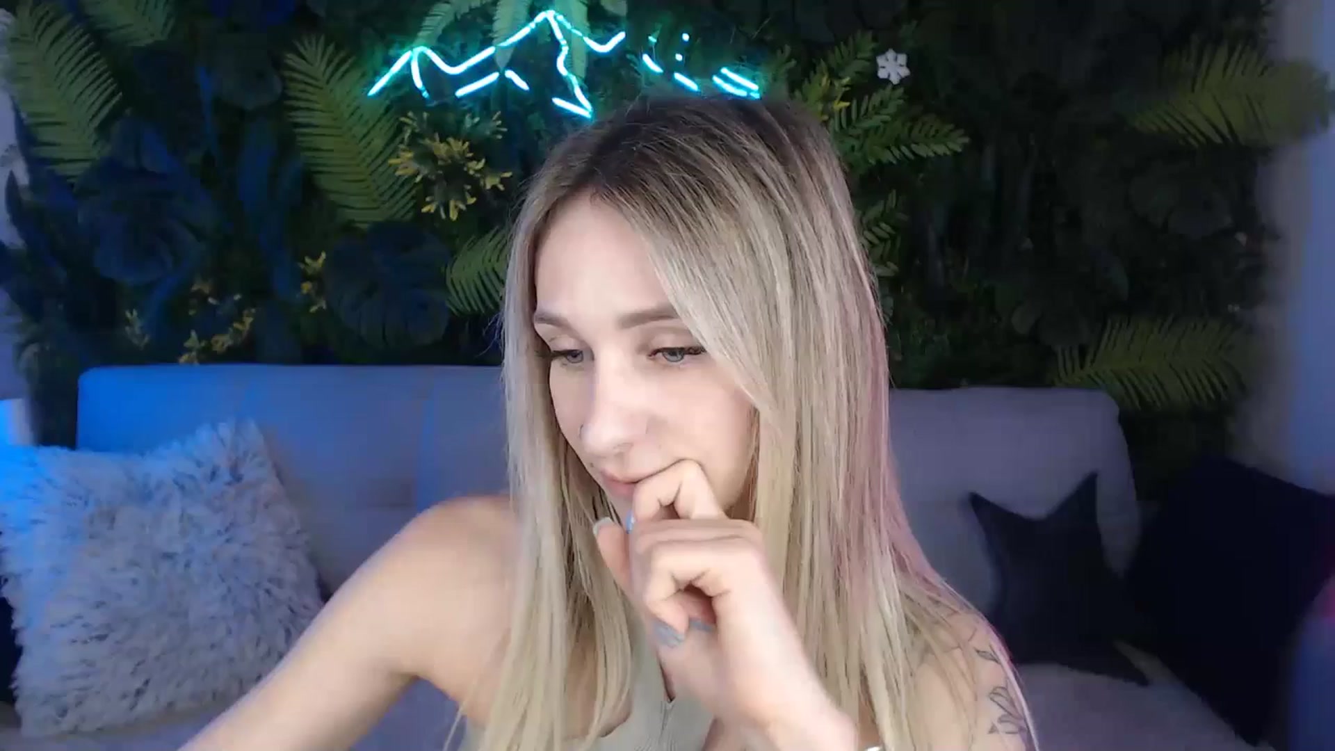 Gallery image thumbnail from Horny_Blond's myfreecams stream on, 08/02/2024, 09:03 image 19 of 20