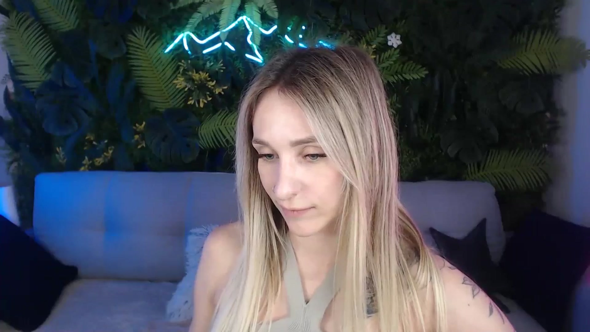 Gallery image thumbnail from Horny_Blond's myfreecams stream on, 08/02/2024, 10:00 image 15 of 20