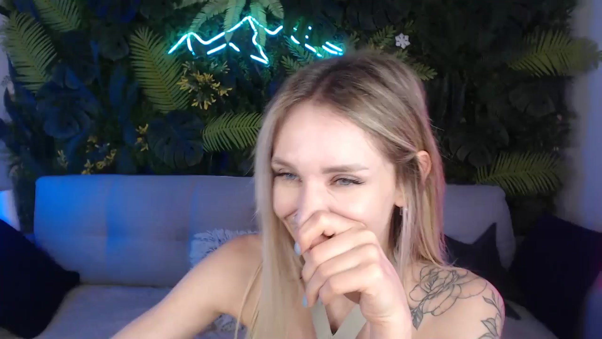 Gallery image thumbnail from Horny_Blond's myfreecams stream on, 08/02/2024, 10:00 image 18 of 20
