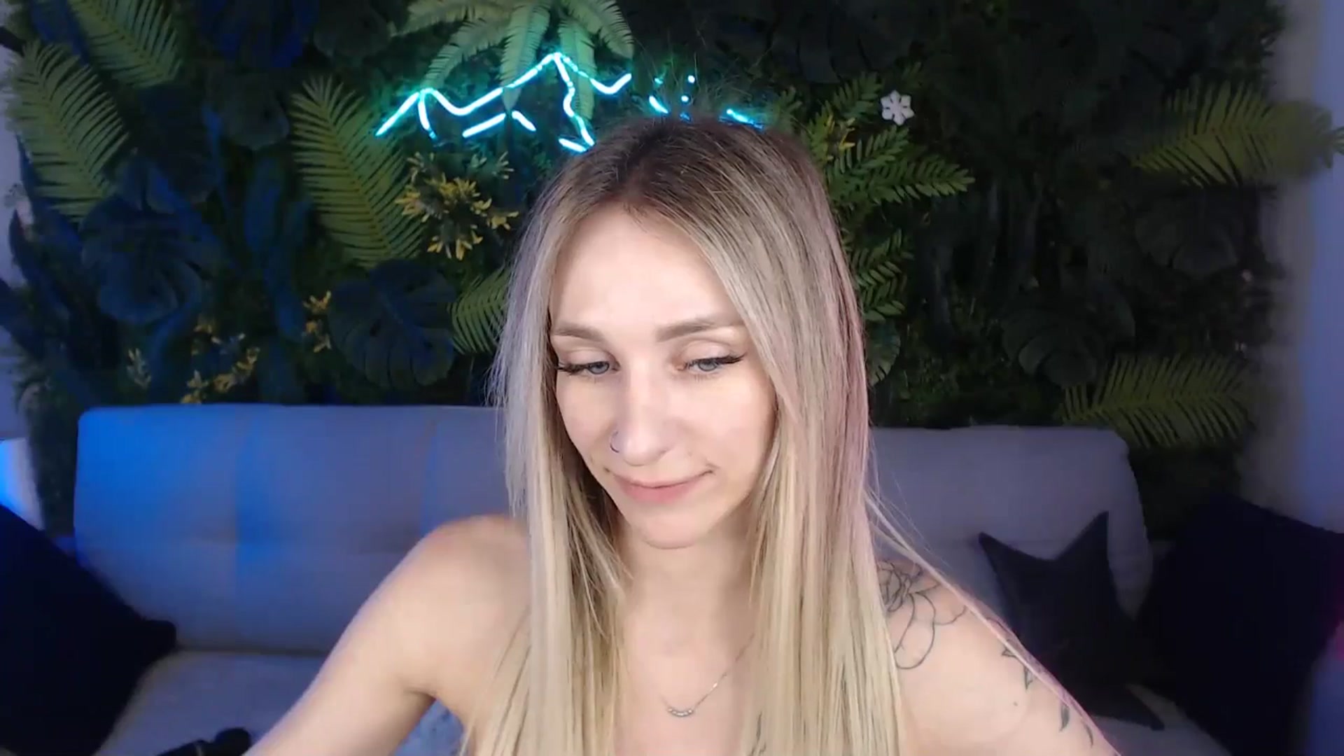 Gallery image thumbnail from Horny_Blond's myfreecams stream on, 08/02/2024, 10:00 image 2 of 20