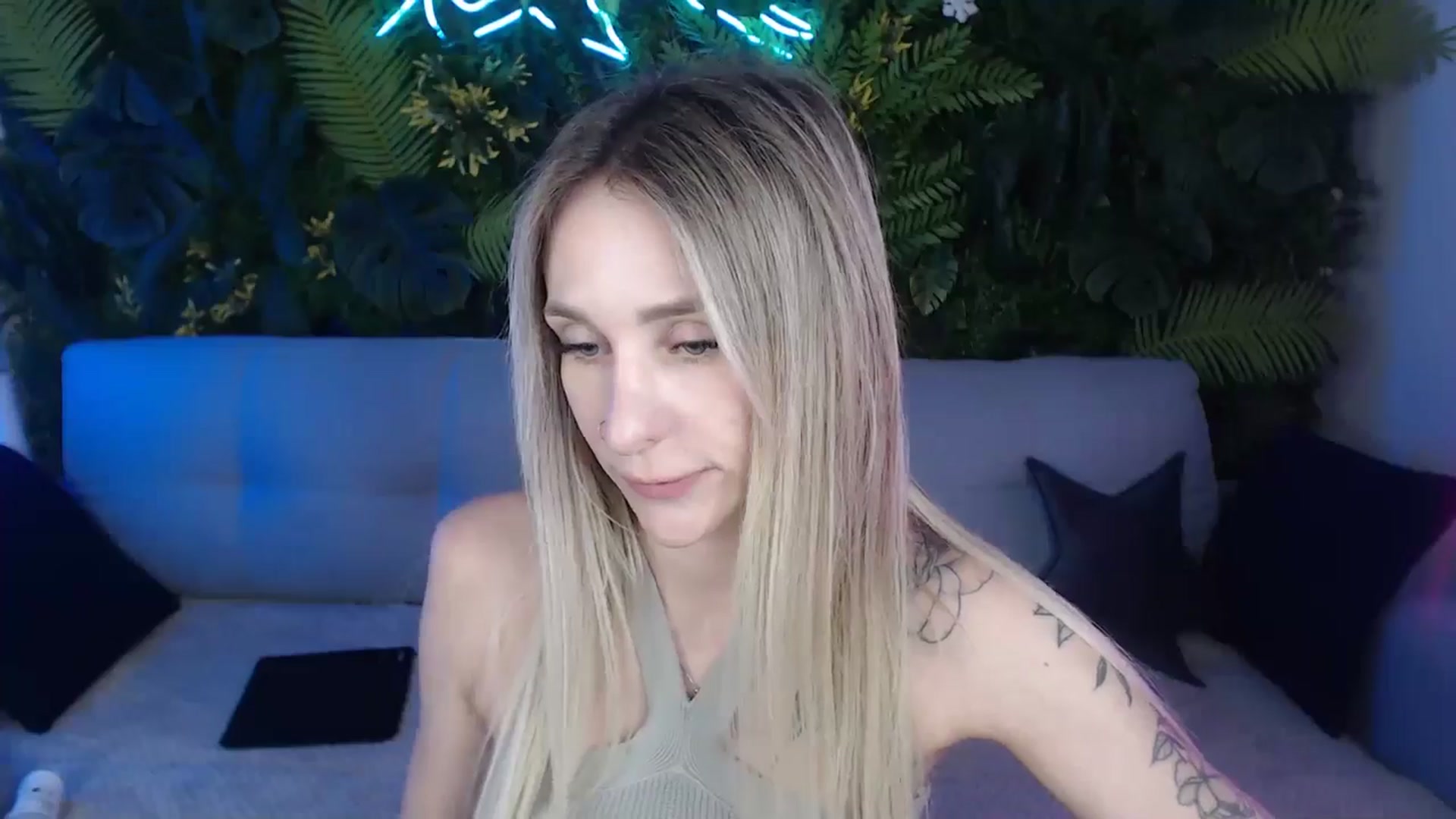 Gallery image thumbnail from Horny_Blond's myfreecams stream on, 08/02/2024, 12:34 image 9 of 20