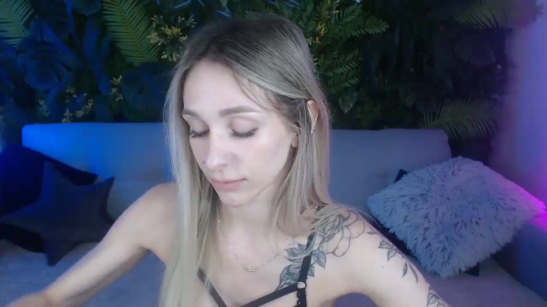 Gallery image thumbnail from Horny_Blond's myfreecams stream on, 08/05/2024, 08:47 image 10 of 20