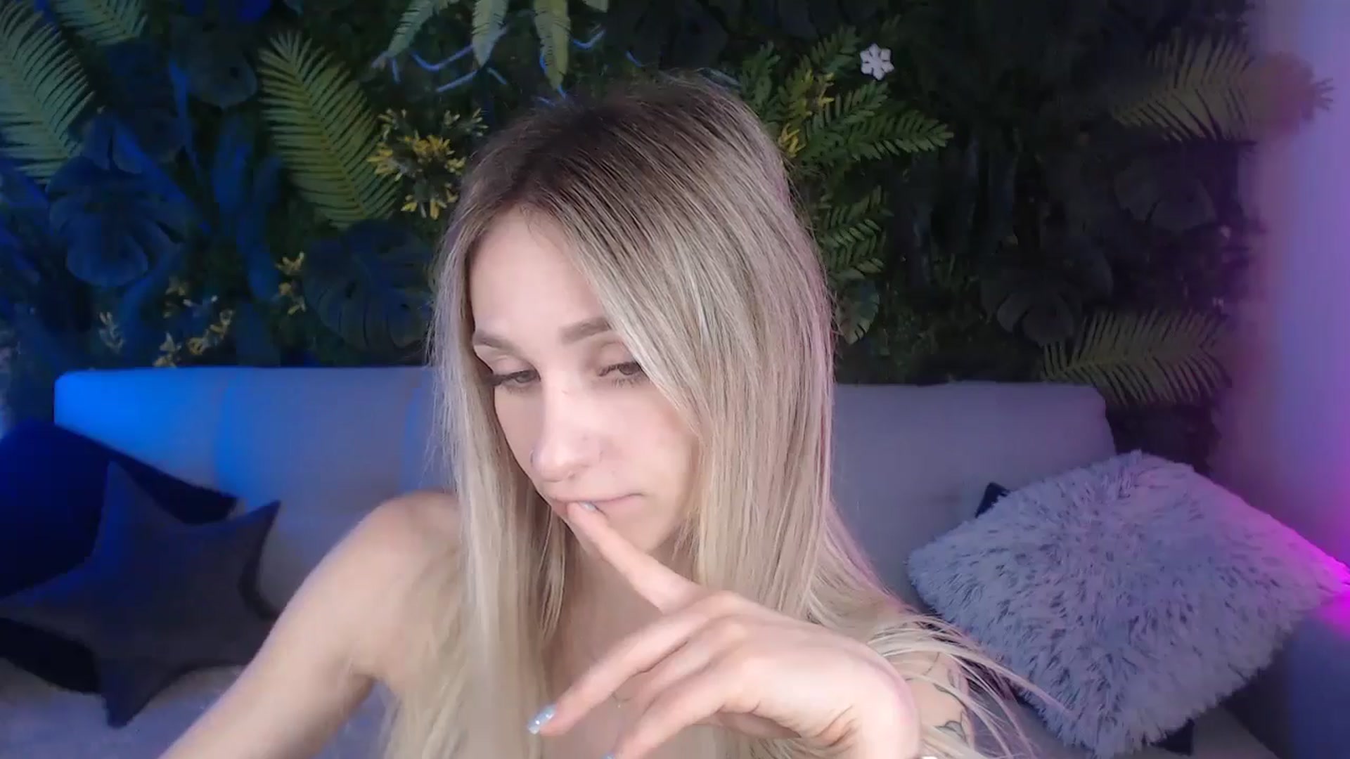 Gallery image thumbnail from Horny_Blond's myfreecams stream on, 08/05/2024, 08:47 image 12 of 20