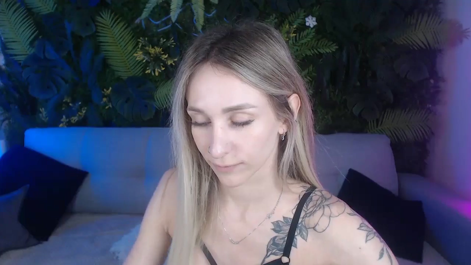 Gallery image thumbnail from Horny_Blond's myfreecams stream on, 08/05/2024, 09:28 image 6 of 20