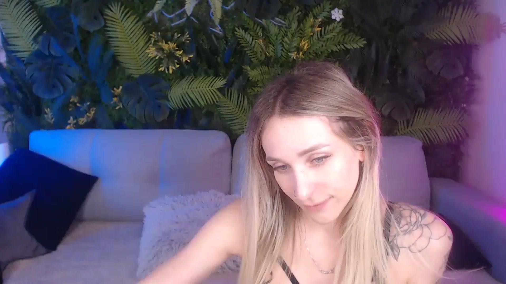 Gallery image thumbnail from Horny_Blond's myfreecams stream on, 08/05/2024, 10:28 image 9 of 20