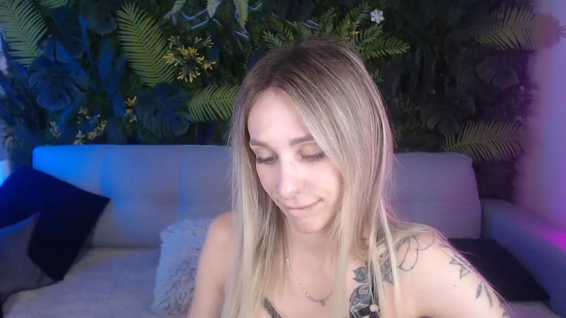 Gallery image thumbnail from Horny_Blond's myfreecams stream on, 08/05/2024, 10:28 image 7 of 20