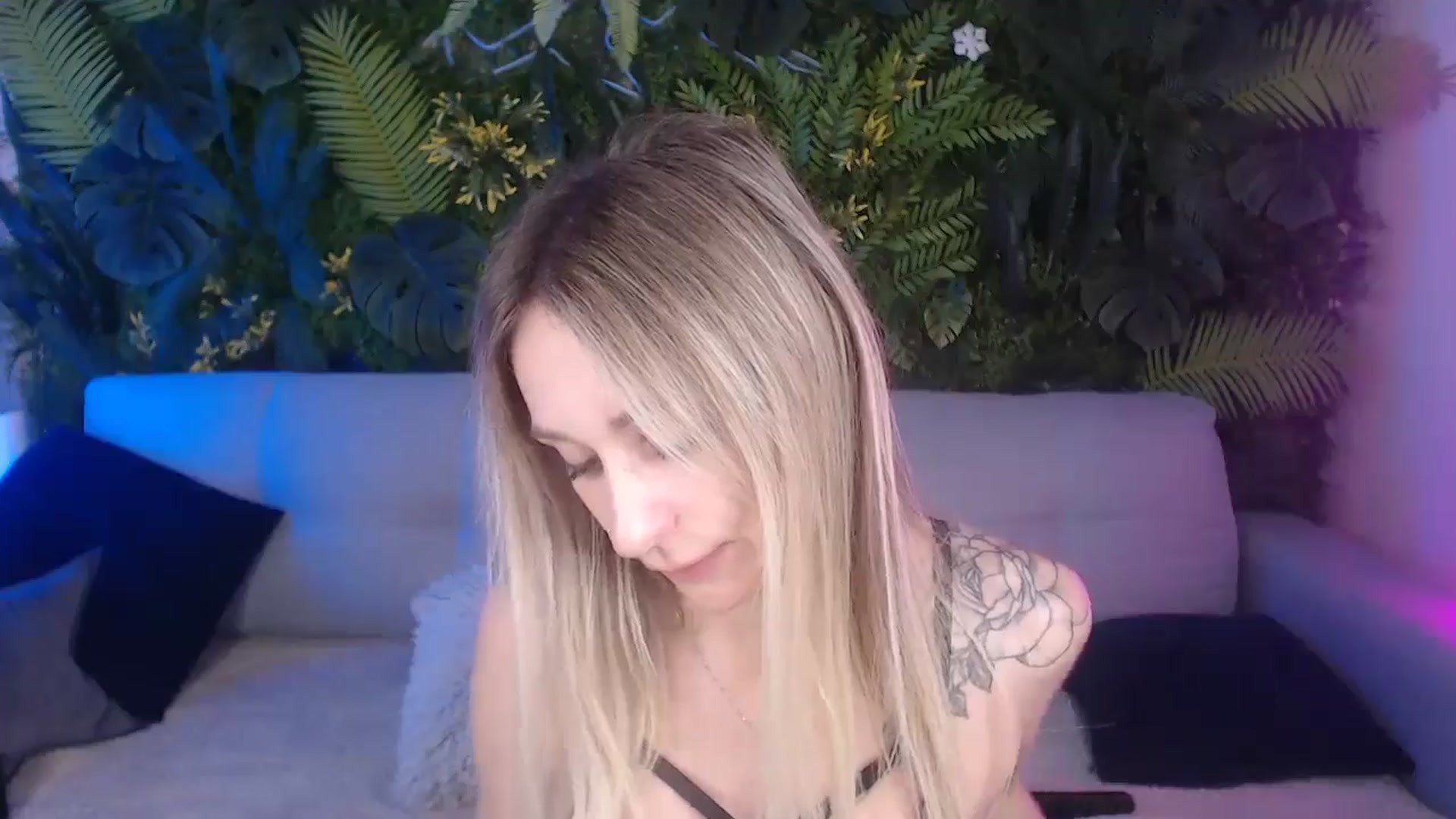 Gallery image thumbnail from Horny_Blond's myfreecams stream on, 08/05/2024, 10:28 image 13 of 20