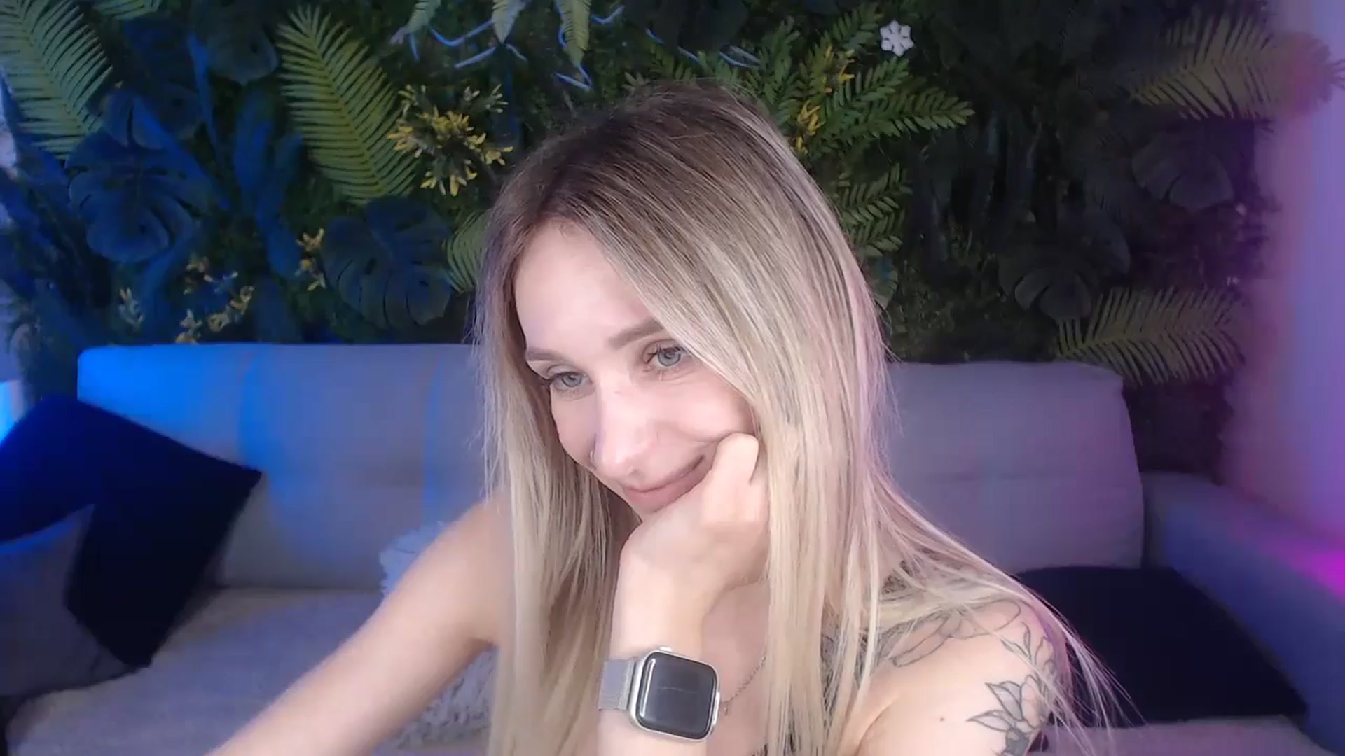Gallery image thumbnail from Horny_Blond's myfreecams stream on, 08/05/2024, 10:28 image 6 of 20