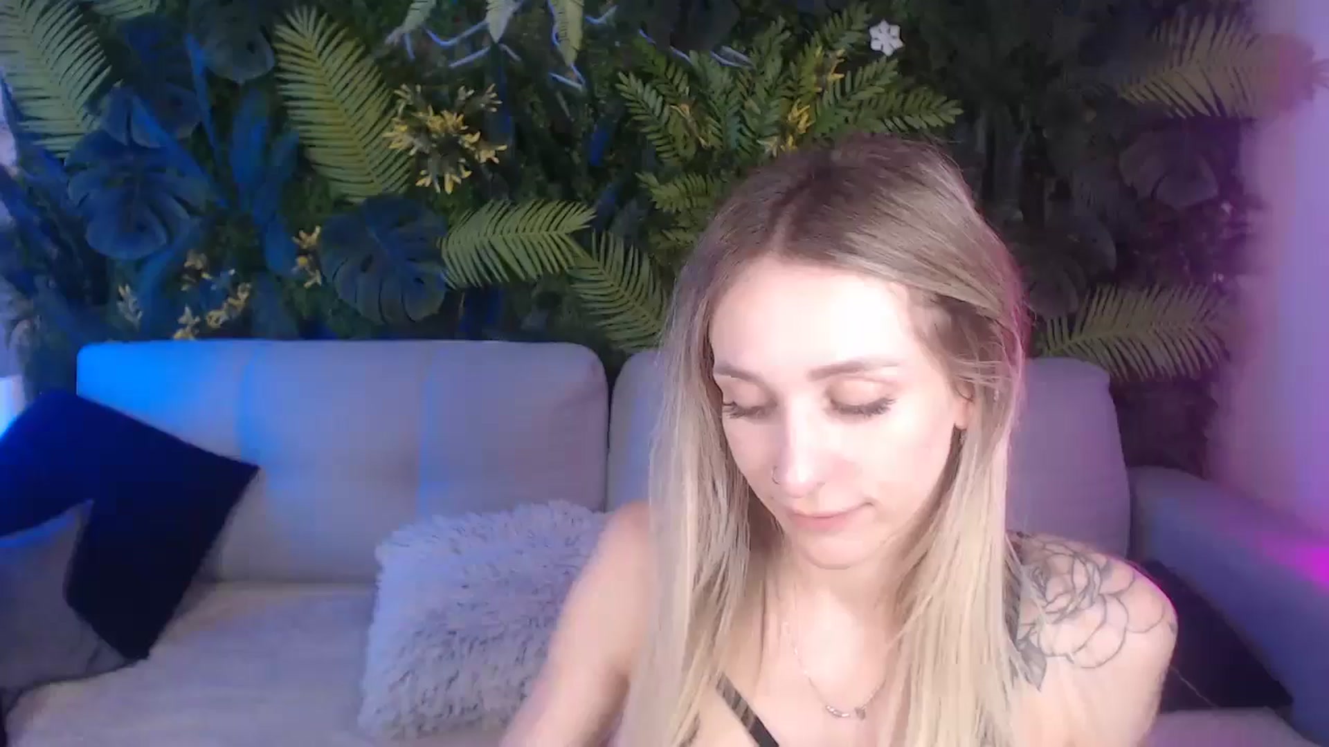 Gallery image thumbnail from Horny_Blond's myfreecams stream on, 08/05/2024, 10:28 image 10 of 20