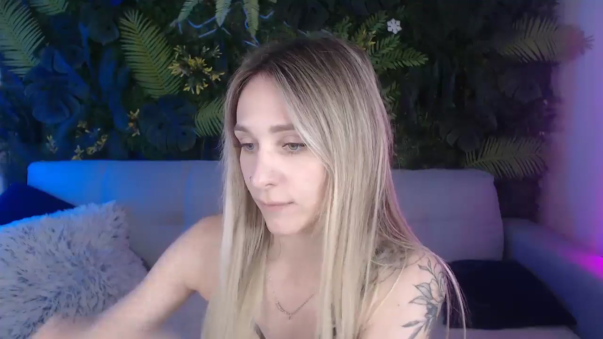 Gallery image thumbnail from Horny_Blond's myfreecams stream on, 08/05/2024, 11:05 image 16 of 20