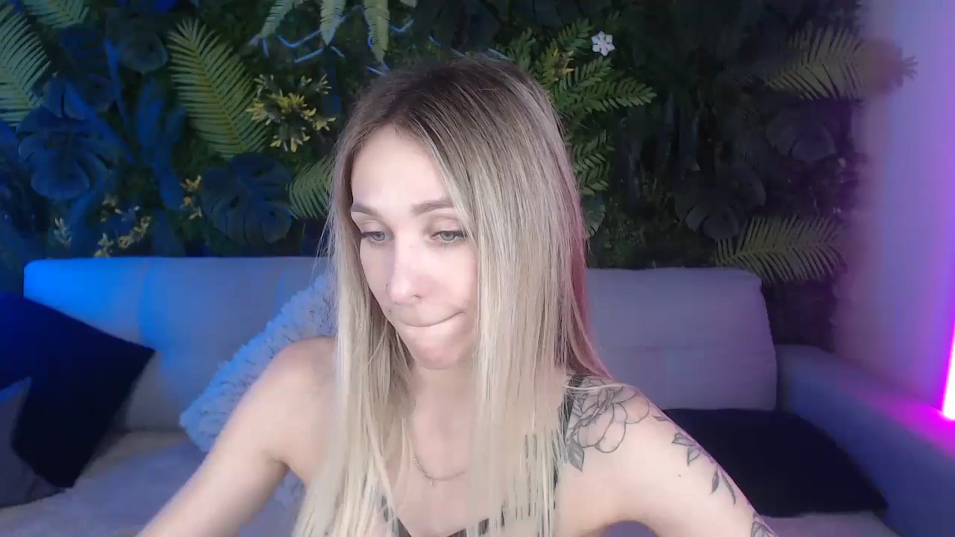 Gallery image thumbnail from Horny_Blond's myfreecams stream on, 08/05/2024, 12:00 image 6 of 20