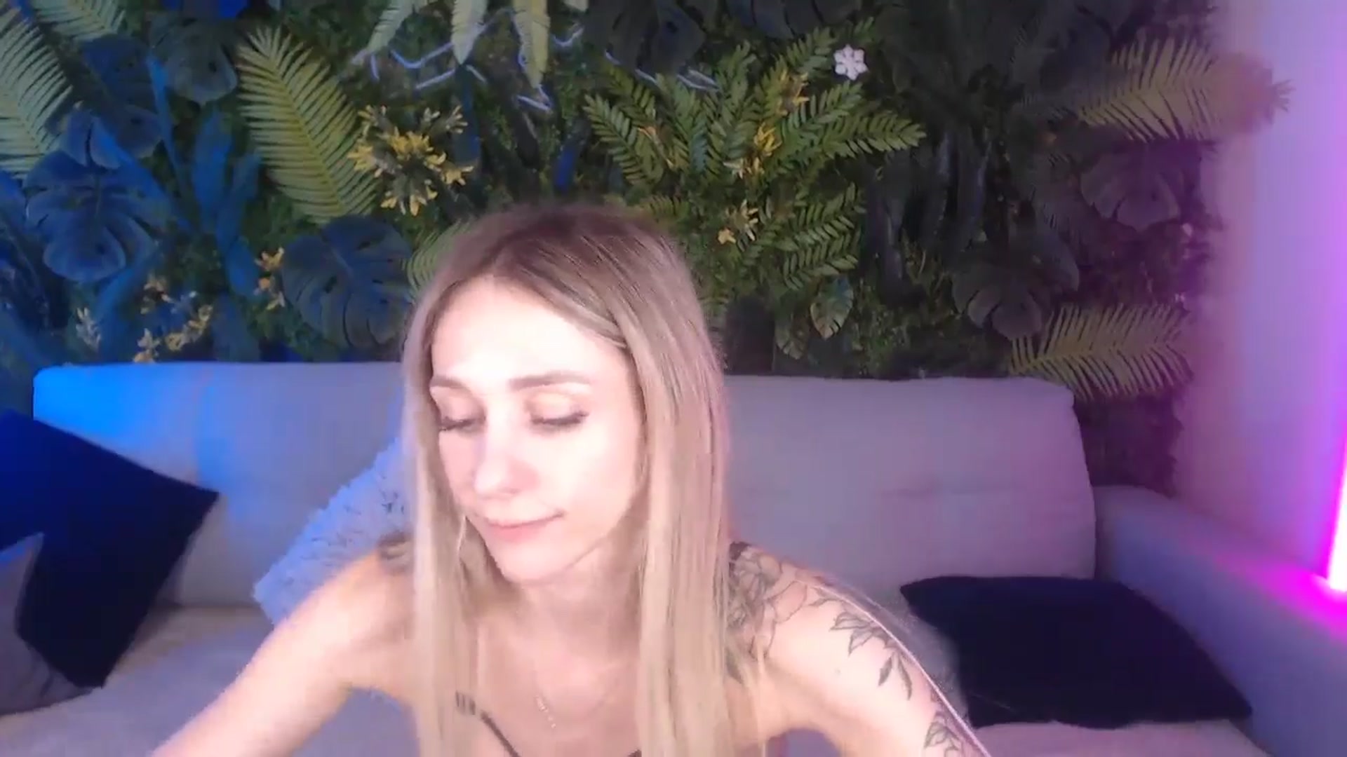 Gallery image thumbnail from Horny_Blond's myfreecams stream on, 08/05/2024, 12:00 image 7 of 20