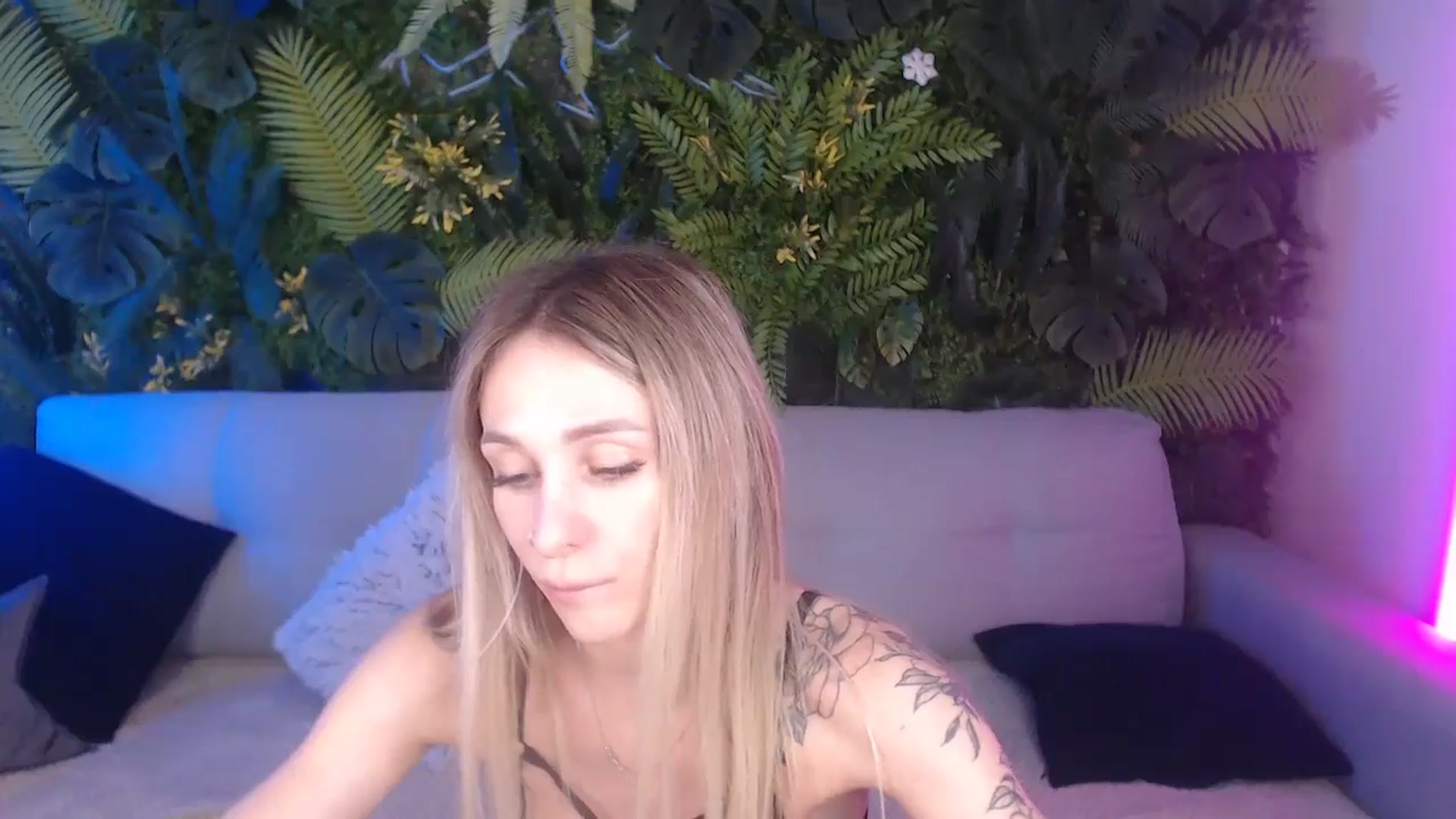 Gallery image thumbnail from Horny_Blond's myfreecams stream on, 08/05/2024, 12:00 image 8 of 20