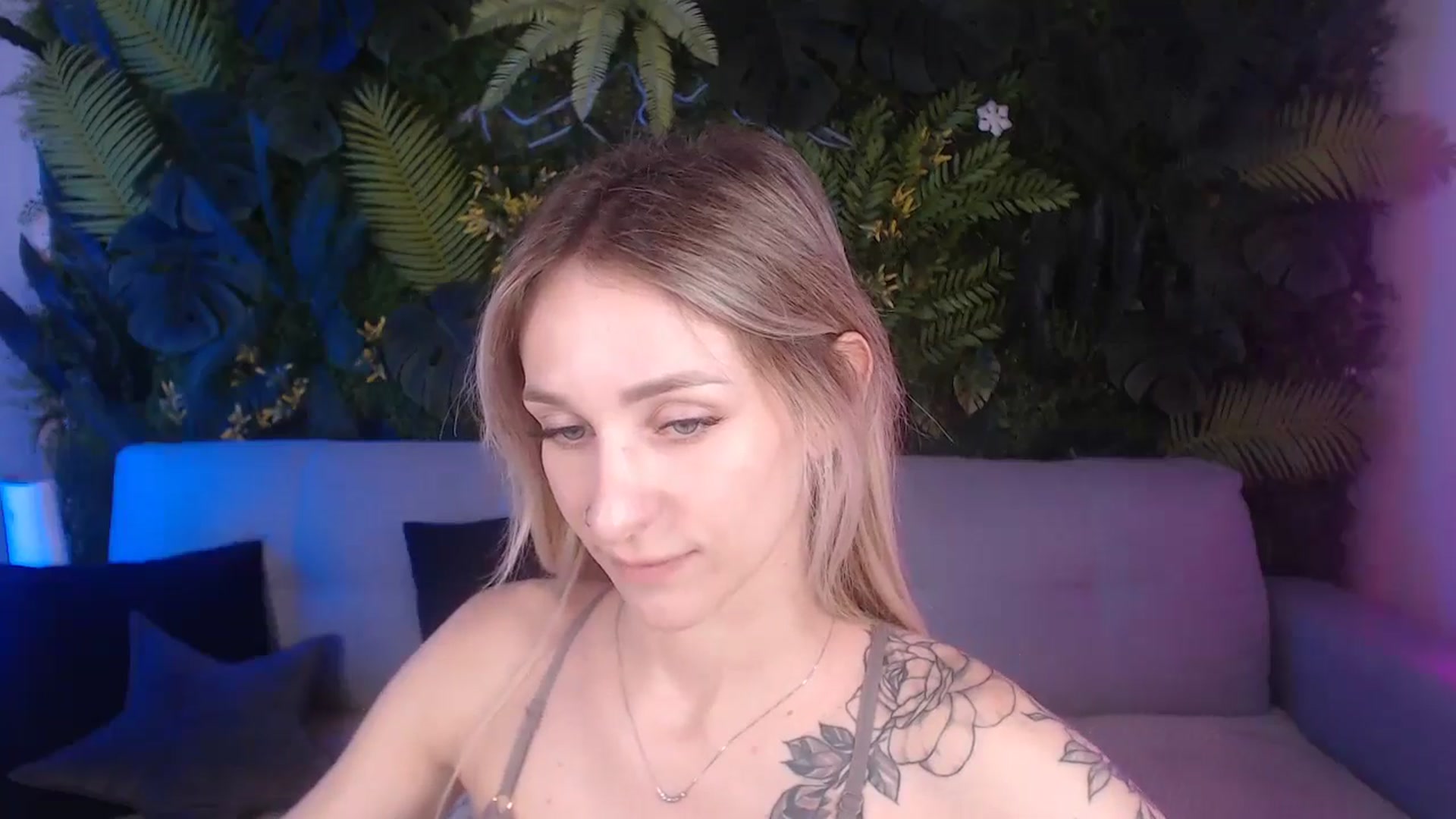 Gallery image thumbnail from Horny_Blond's myfreecams stream on, 08/06/2024, 09:02 image 14 of 20