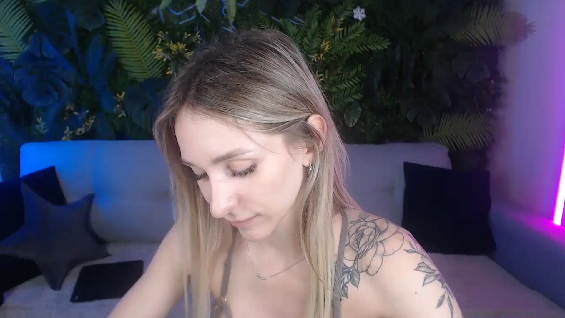 Gallery image thumbnail from Horny_Blond's myfreecams stream on, 08/06/2024, 09:41 image 19 of 20