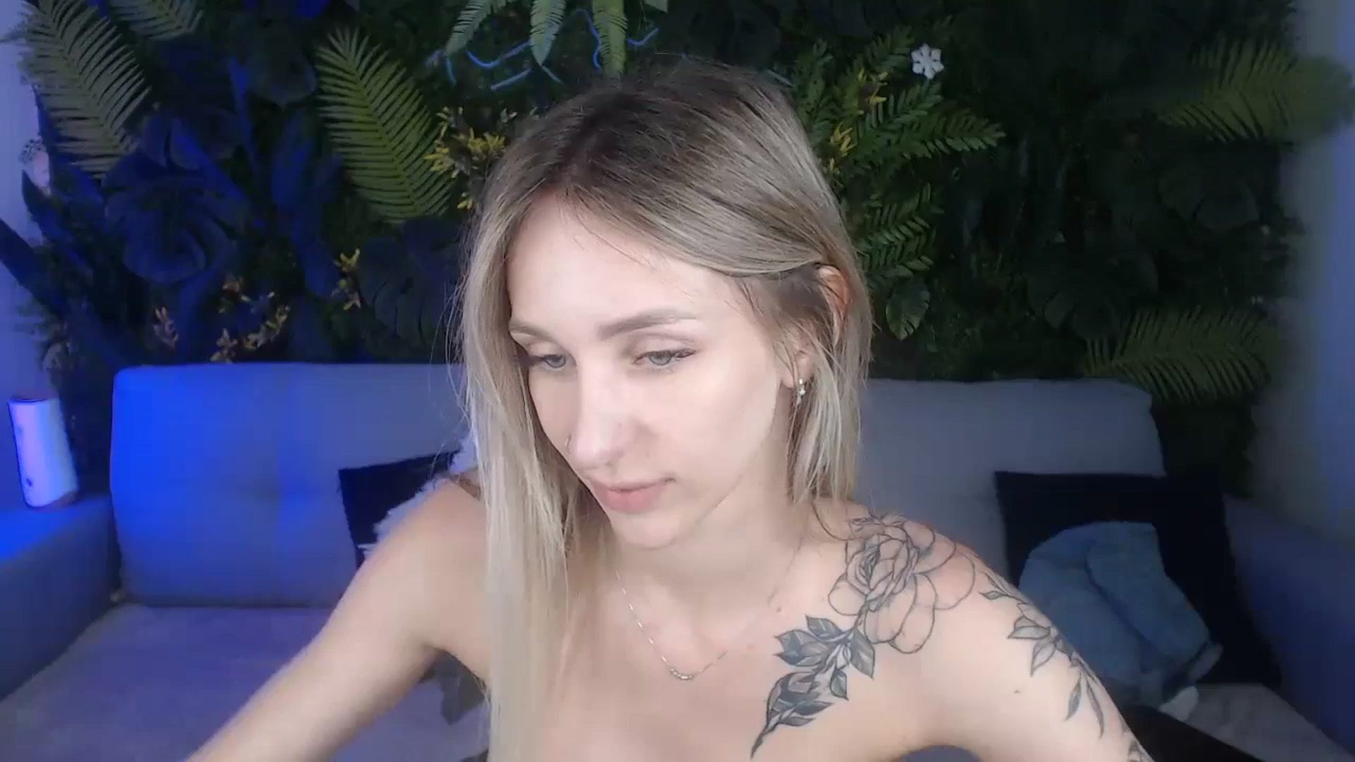 Gallery image thumbnail from Horny_Blond's myfreecams stream on, 08/09/2024, 13:10 image 14 of 20