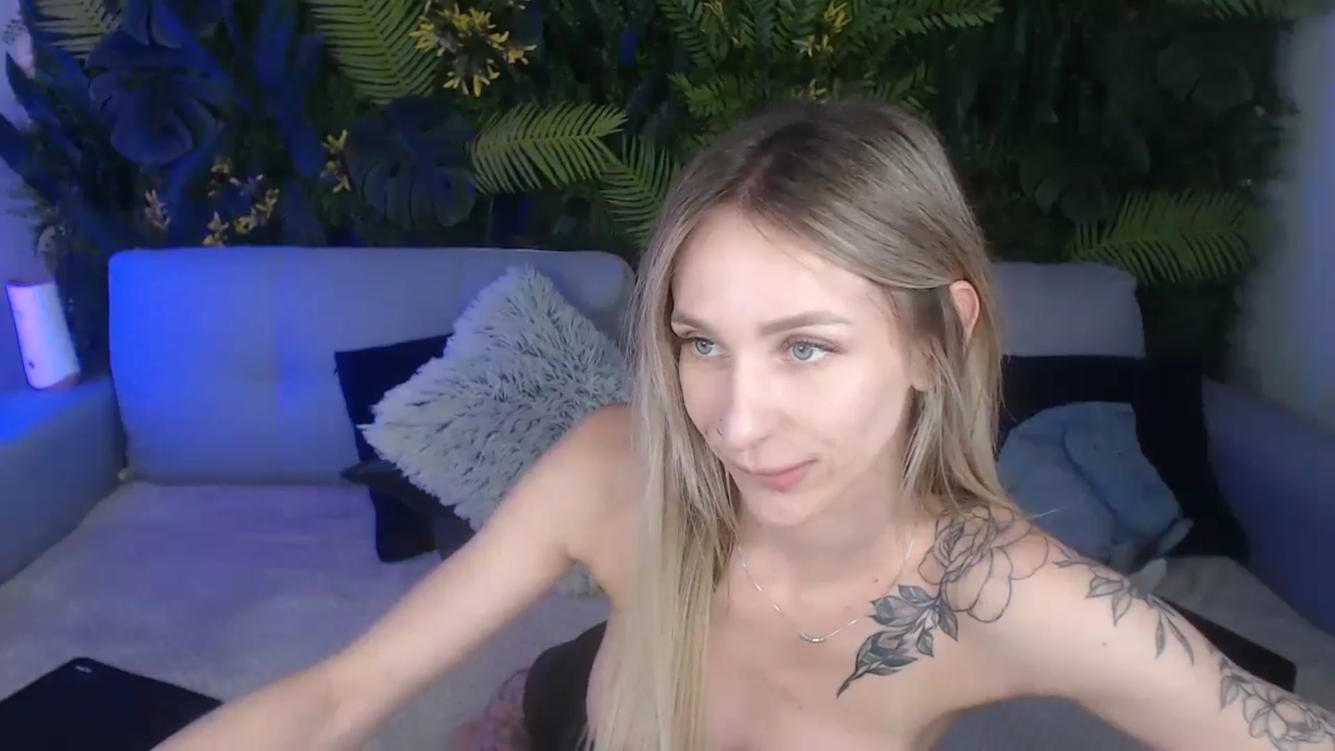 Gallery image thumbnail from Horny_Blond's myfreecams stream on, 08/09/2024, 13:10 image 10 of 20