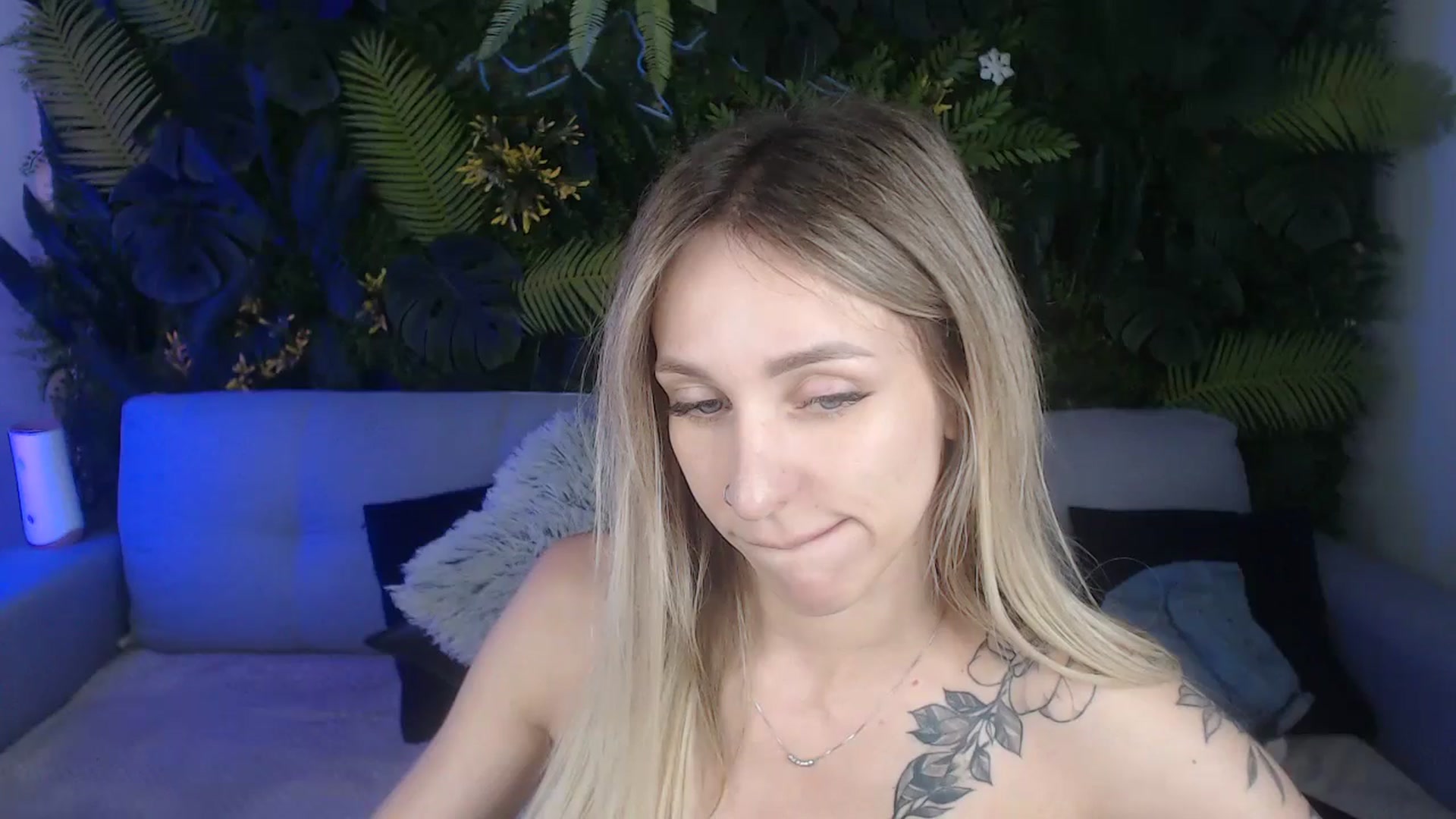 Gallery image thumbnail from Horny_Blond's myfreecams stream on, 08/09/2024, 13:10 image 12 of 20