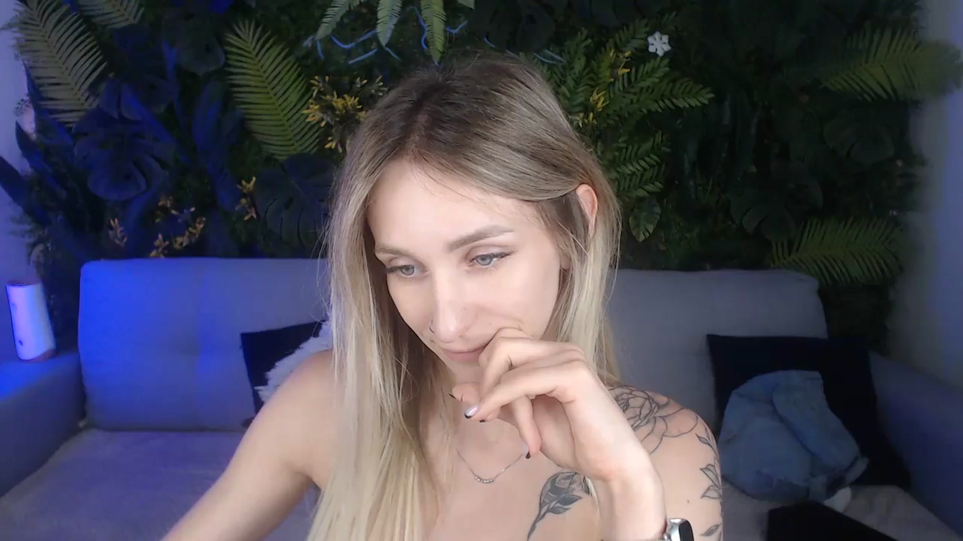 Gallery image thumbnail from Horny_Blond's myfreecams stream on, 08/09/2024, 13:10 image 13 of 20