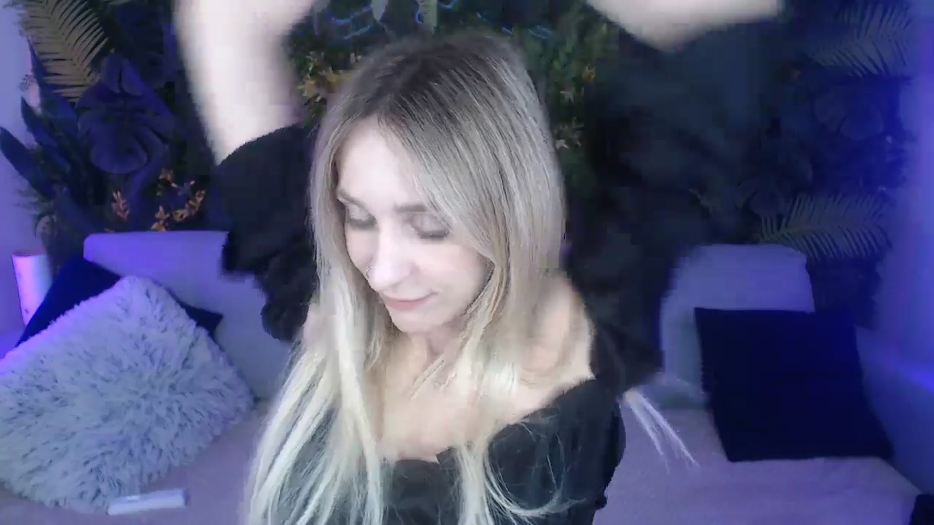 Gallery image thumbnail from Horny_Blond's myfreecams stream on, 08/10/2024, 08:20 image 8 of 20