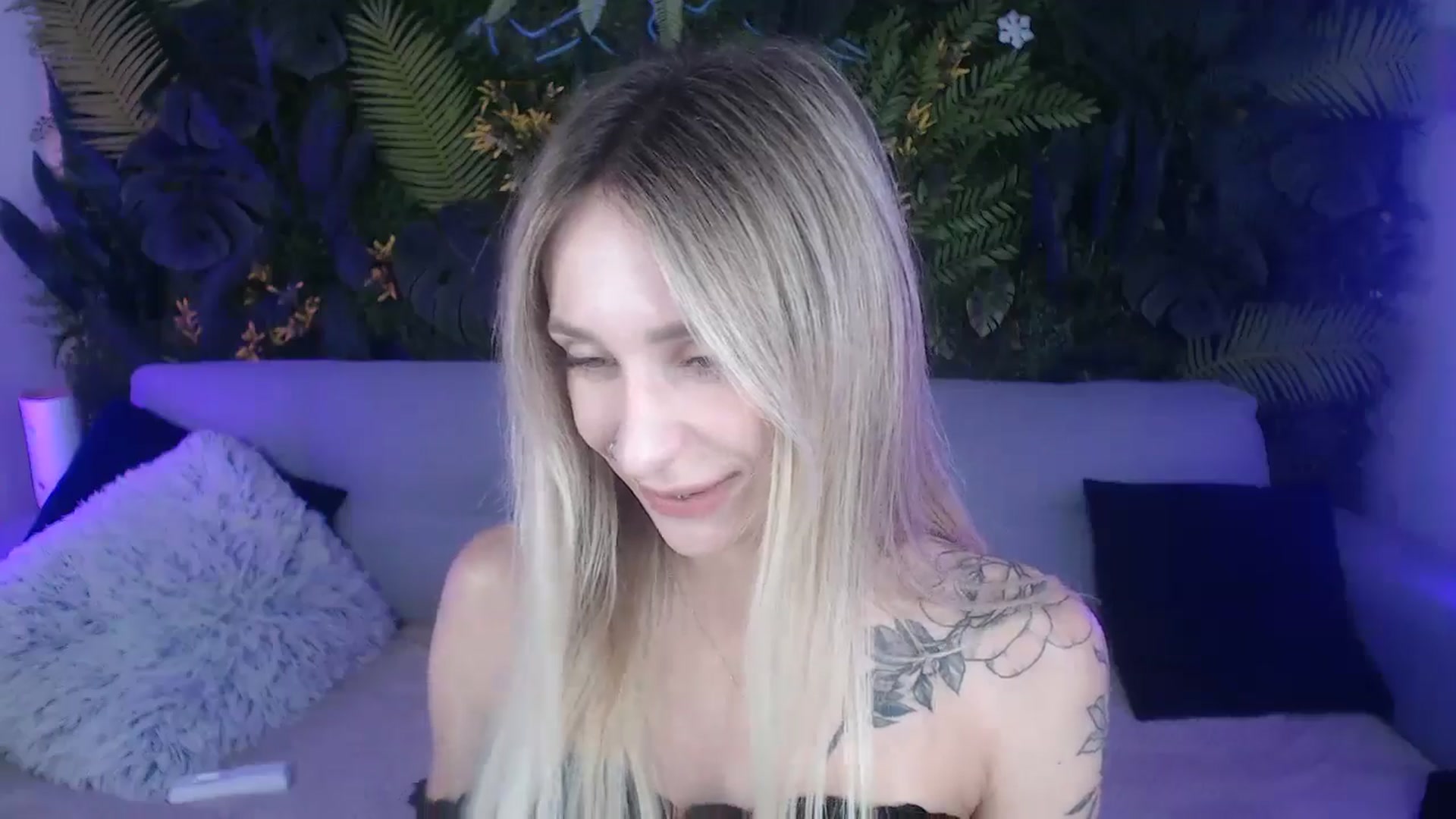 Gallery image thumbnail from Horny_Blond's myfreecams stream on, 08/10/2024, 08:20 image 6 of 20