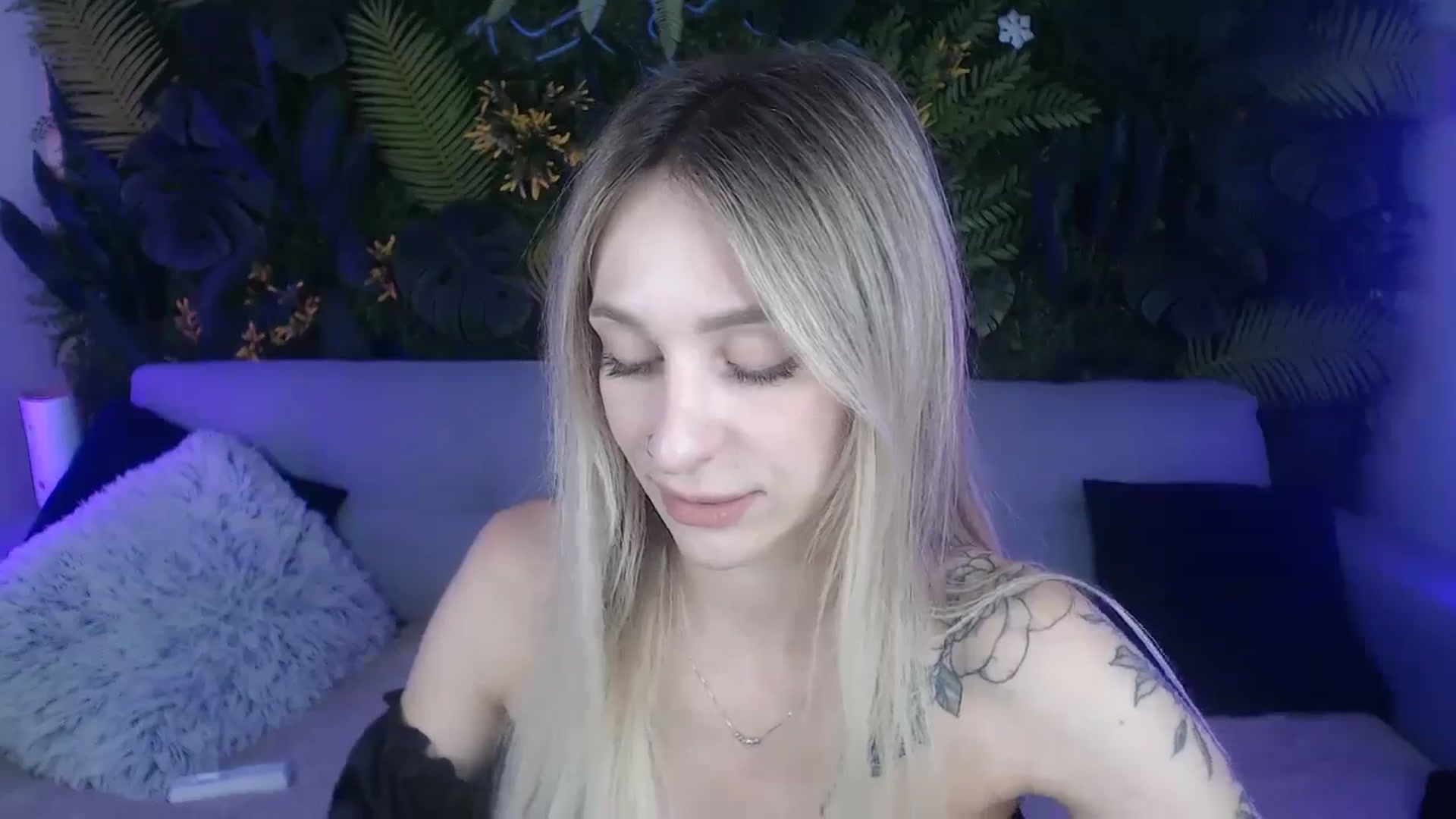 Gallery image thumbnail from Horny_Blond's myfreecams stream on, 08/10/2024, 08:20 image 4 of 20
