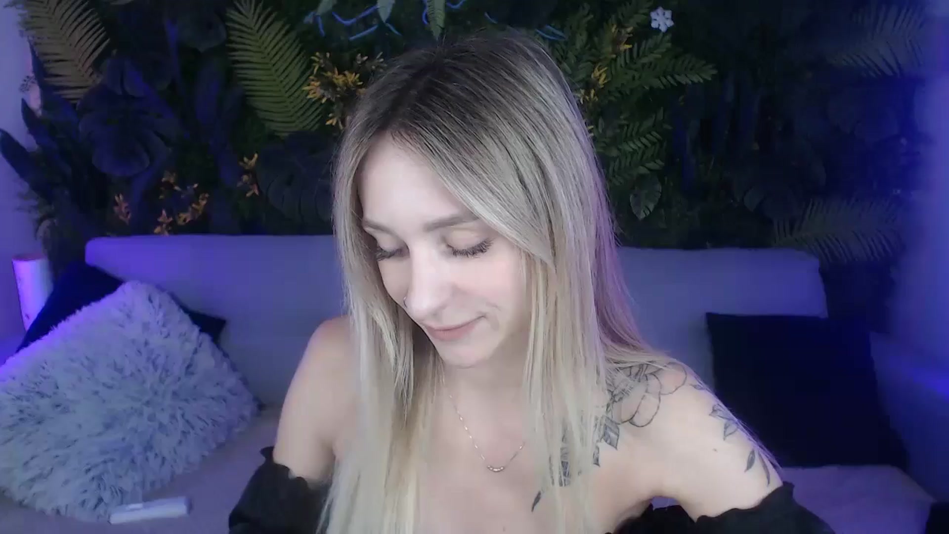 Gallery image thumbnail from Horny_Blond's myfreecams stream on, 08/10/2024, 08:20 image 1 of 20