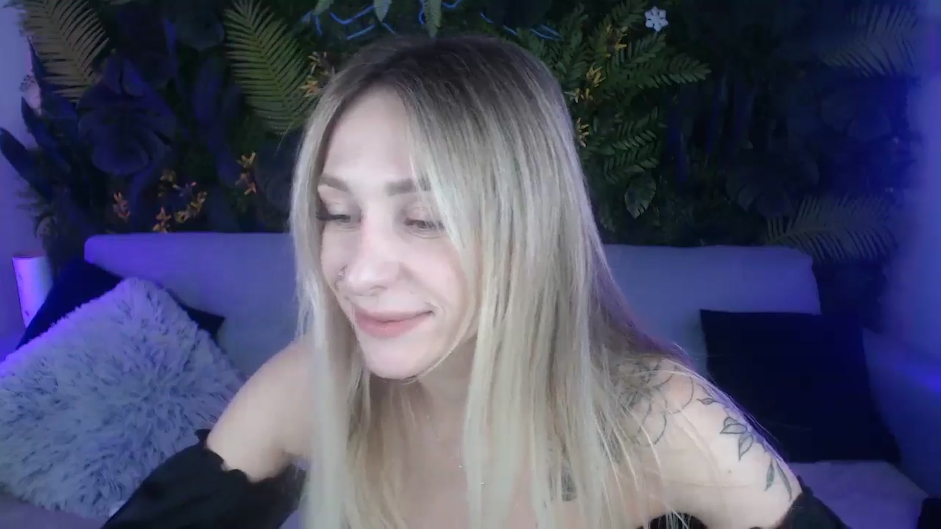 Gallery image thumbnail from Horny_Blond's myfreecams stream on, 08/10/2024, 08:20 image 12 of 20