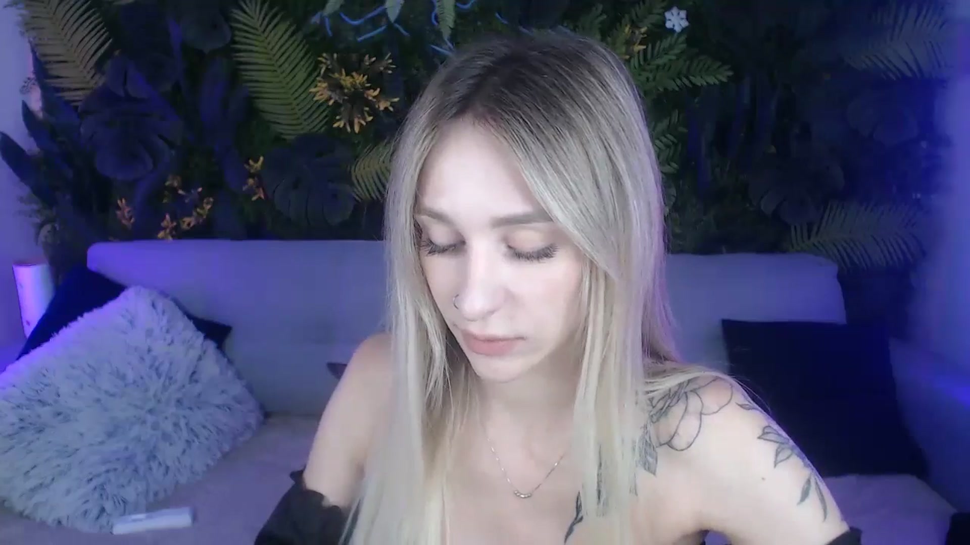 Gallery image thumbnail from Horny_Blond's myfreecams stream on, 08/10/2024, 08:20 image 2 of 20