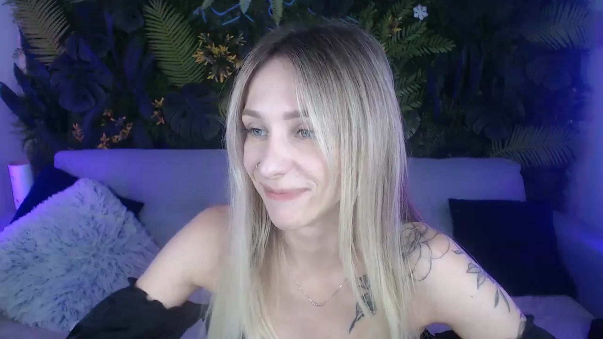Gallery image thumbnail from Horny_Blond's myfreecams stream on, 08/10/2024, 08:20 image 13 of 20