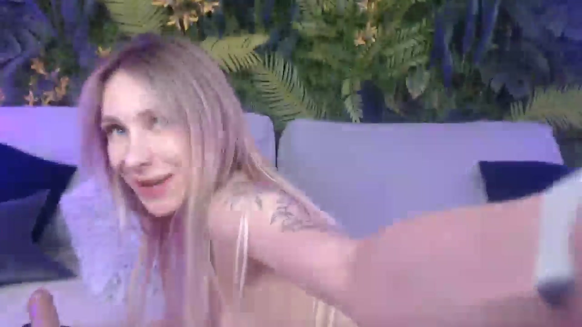 Gallery image thumbnail from Horny_Blond's myfreecams stream on, 08/10/2024, 11:26 image 17 of 20