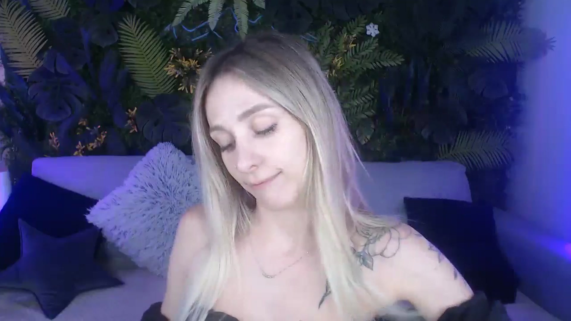Gallery image thumbnail from Horny_Blond's myfreecams stream on, 08/10/2024, 12:37 image 2 of 20