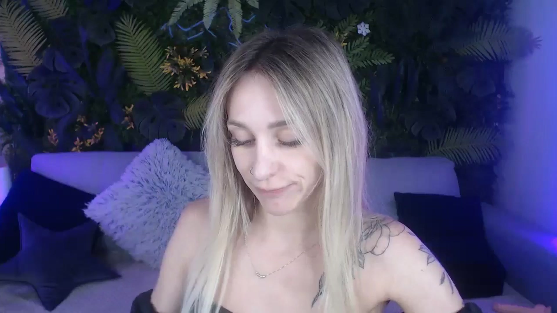 Gallery image thumbnail from Horny_Blond's myfreecams stream on, 08/10/2024, 12:37 image 6 of 20