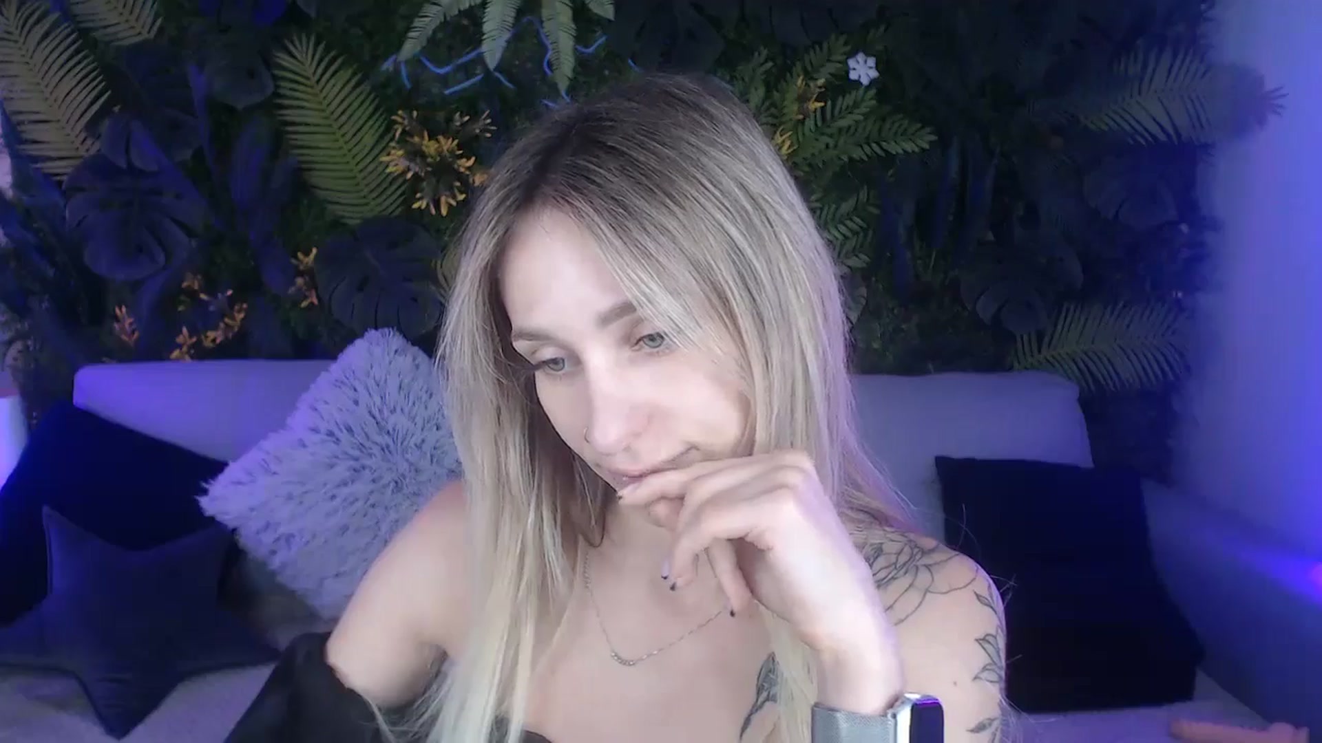 Gallery image thumbnail from Horny_Blond's myfreecams stream on, 08/10/2024, 12:37 image 5 of 20