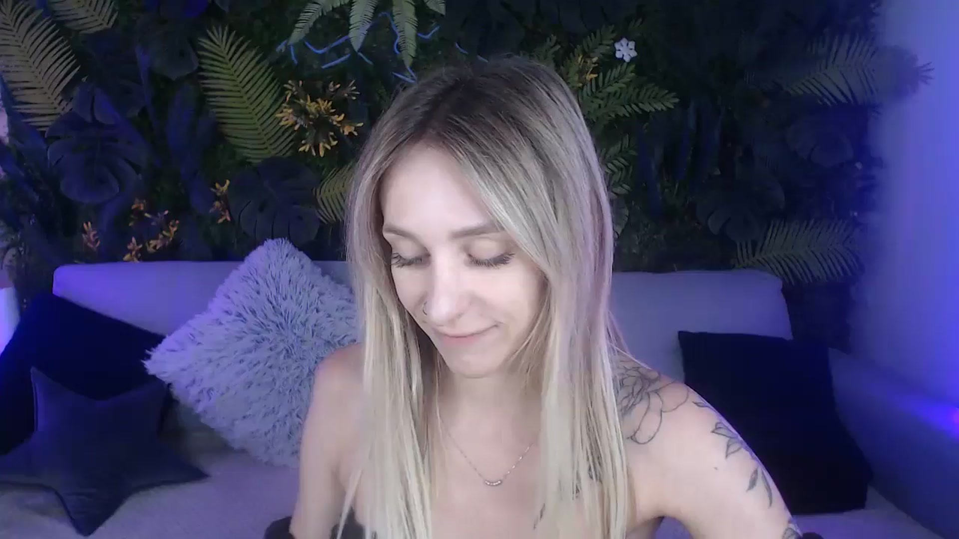Gallery image thumbnail from Horny_Blond's myfreecams stream on, 08/10/2024, 12:37 image 1 of 20