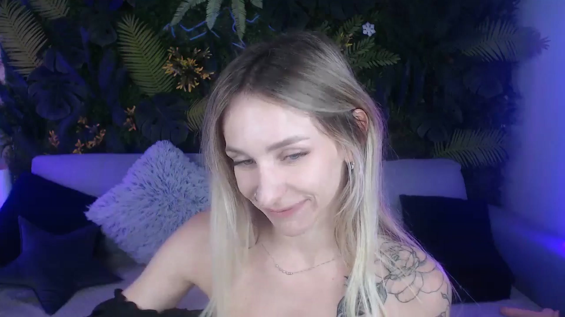 Gallery image thumbnail from Horny_Blond's myfreecams stream on, 08/10/2024, 12:37 image 8 of 20