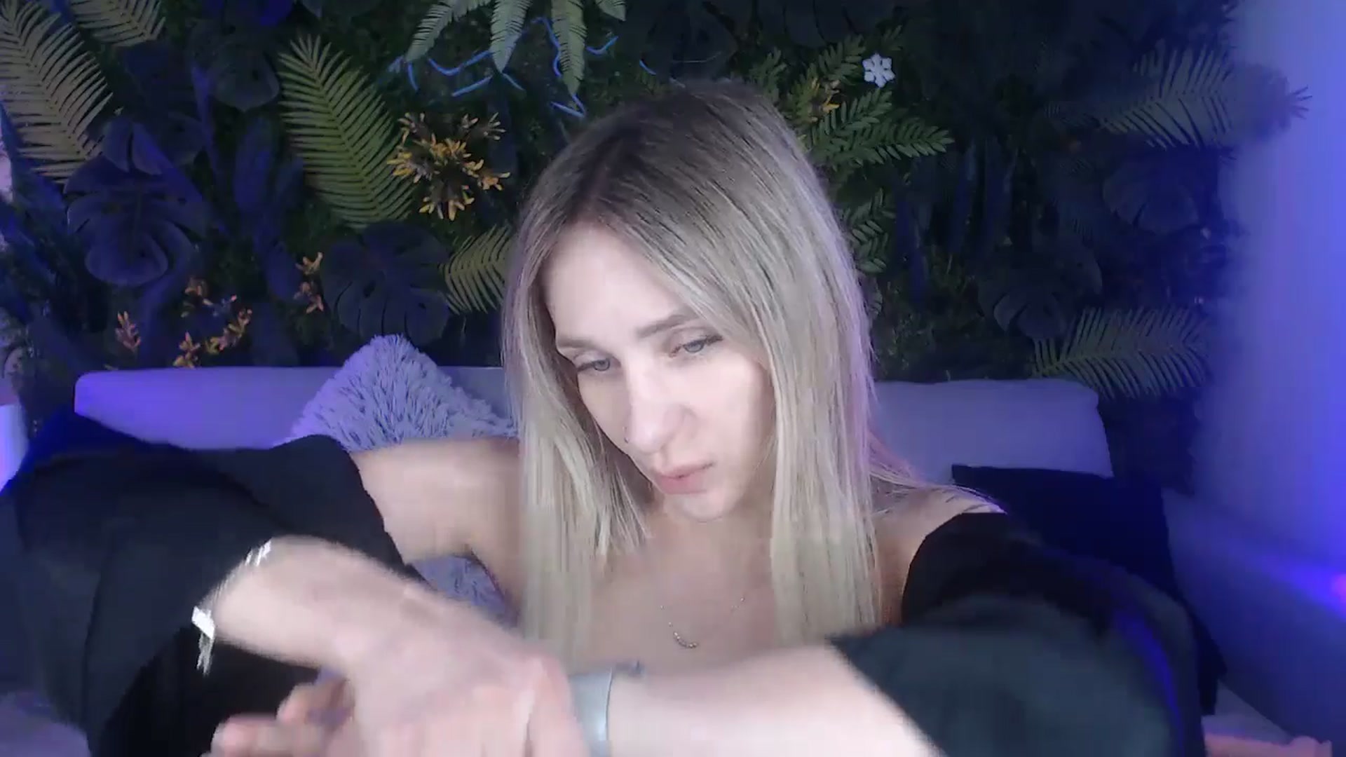 Gallery image thumbnail from Horny_Blond's myfreecams stream on, 08/10/2024, 12:37 image 3 of 20