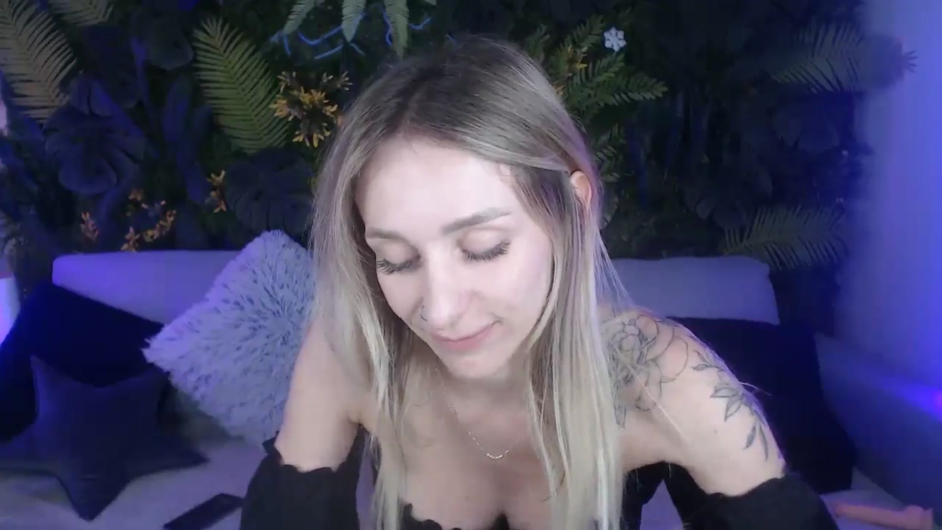 Gallery image thumbnail from Horny_Blond's myfreecams stream on, 08/10/2024, 12:50 image 15 of 20
