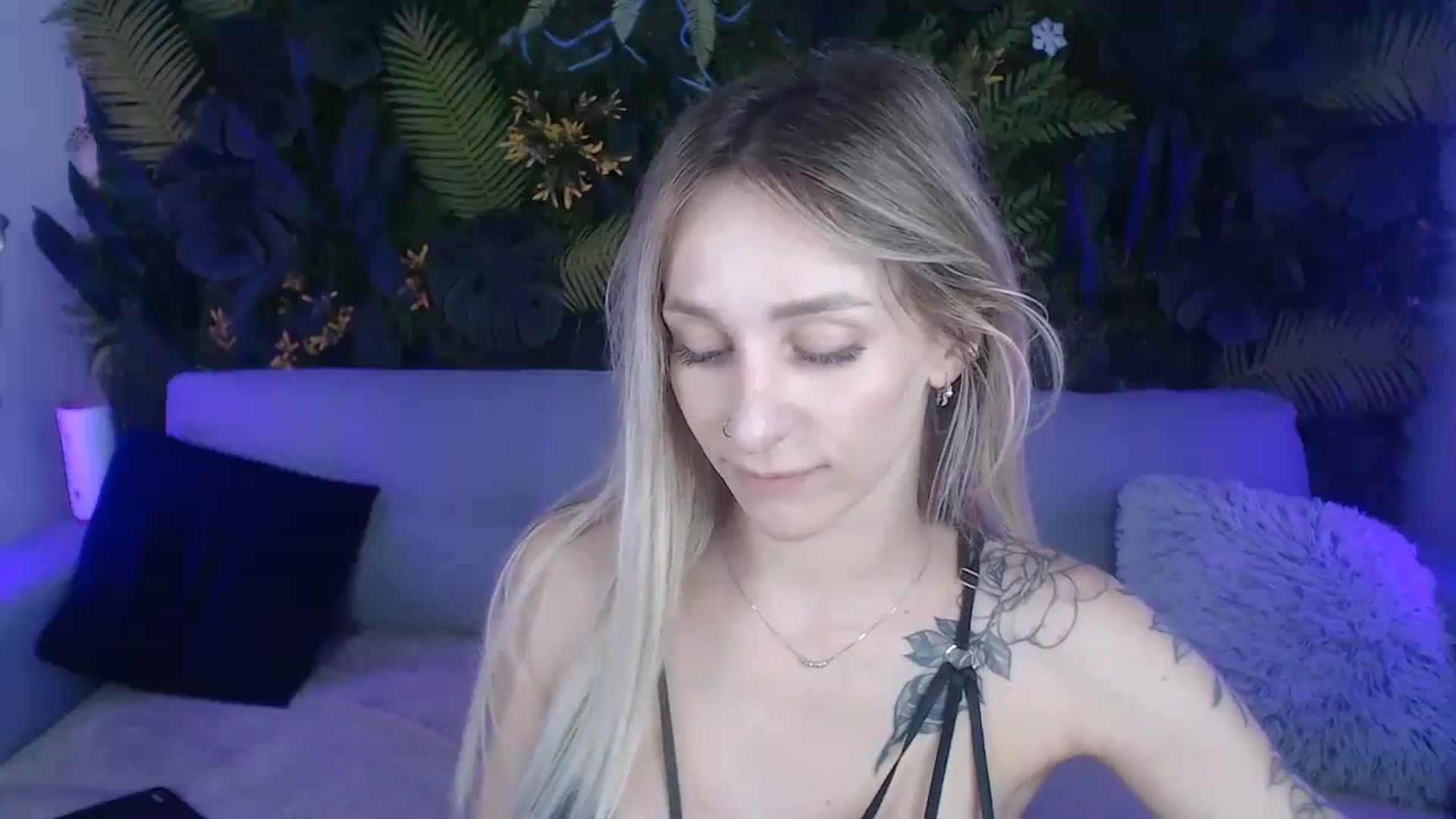 Gallery image thumbnail from Horny_Blond's myfreecams stream on, 08/11/2024, 10:05 image 3 of 20