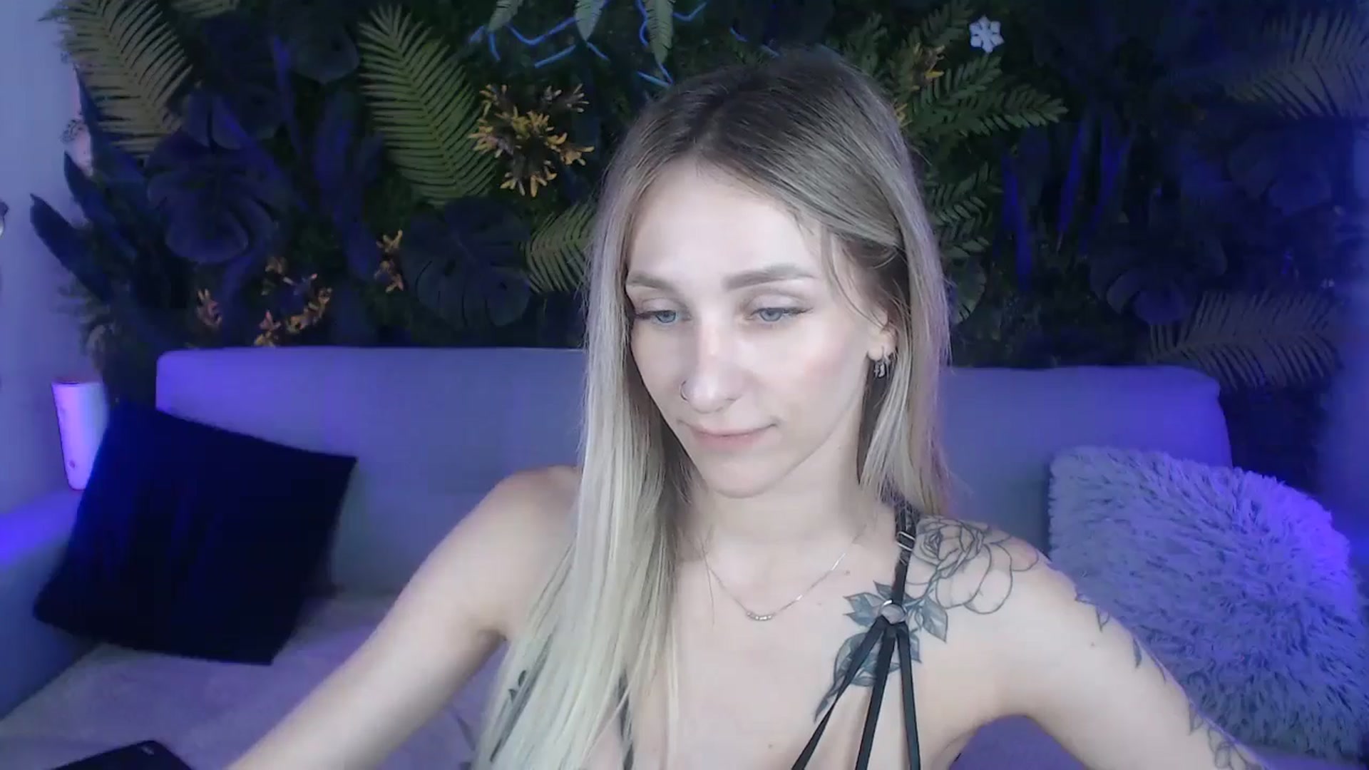 Gallery image thumbnail from Horny_Blond's myfreecams stream on, 08/11/2024, 10:05 image 2 of 20